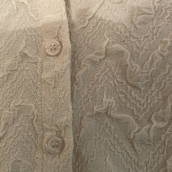 NA-KD Cream Textured Structure Fitted Button Down Blouse - Picture 3 of 9